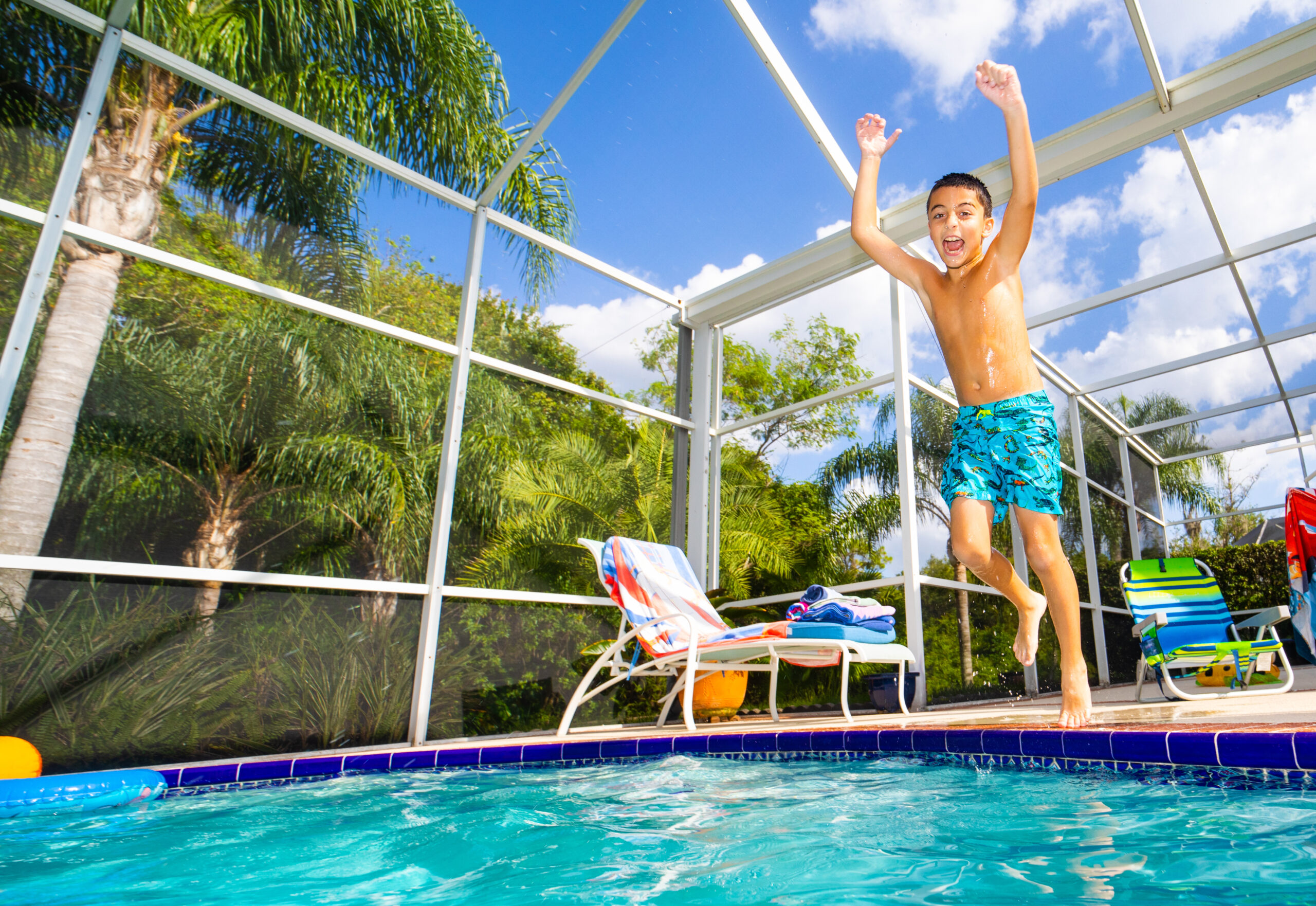 Weekly pool cleaning service in Clearwater and Tampa Bay